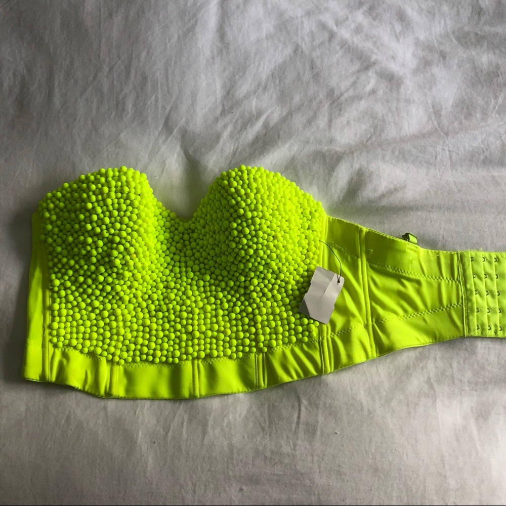 Akira festival Coachella crop top sz small - Picture 4 of 4